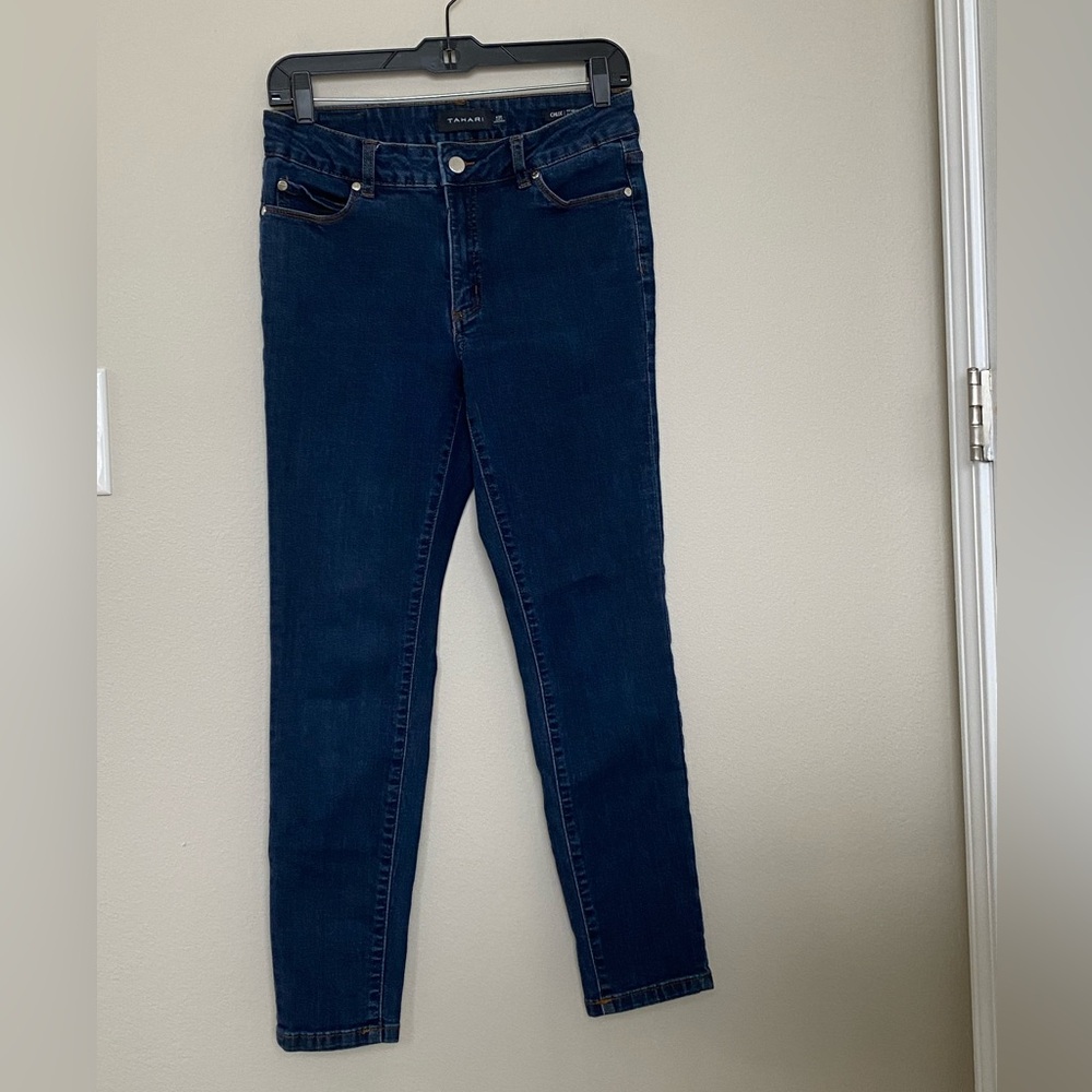 Women’s Size 6 Tahari Skinny Jeans